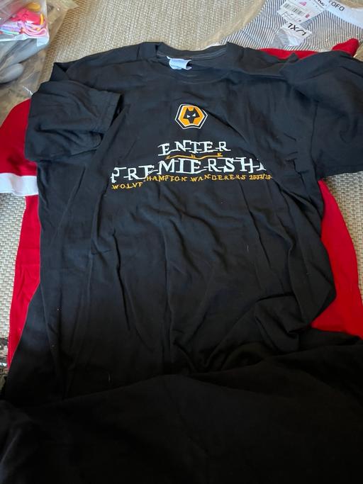 Buy & Sell Wednesfield Wolverhampton - Photos for Medium wolves top £2 each