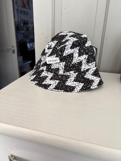 Buy & Sell Duckmanton Chesterfield - Photos for Spiral bucket hat