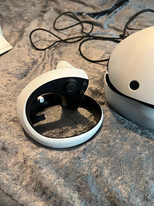 Buy & Sell Kidbrooke South East London - Photos for Sony vr2 headset and controllers with game