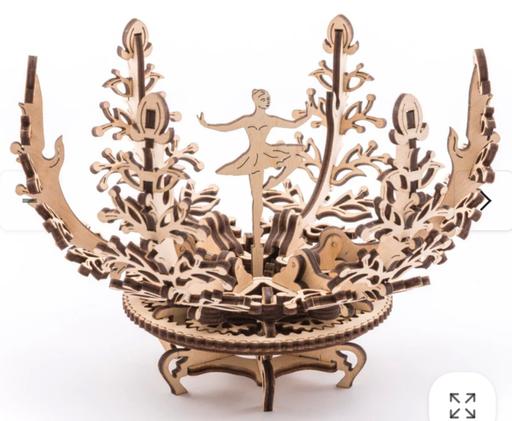 Classes Winstanley Wigan - Photos for 2 x BRAND NEW UGEARS Model Kits
