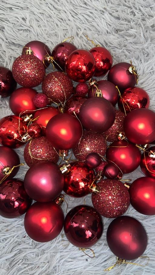 Buy & Sell Bilston Wolverhampton - Photos for Red baubles