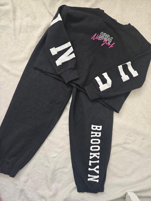 Buy & Sell Northwood Hillingdon - Photos for River Island tracksuit 7-8