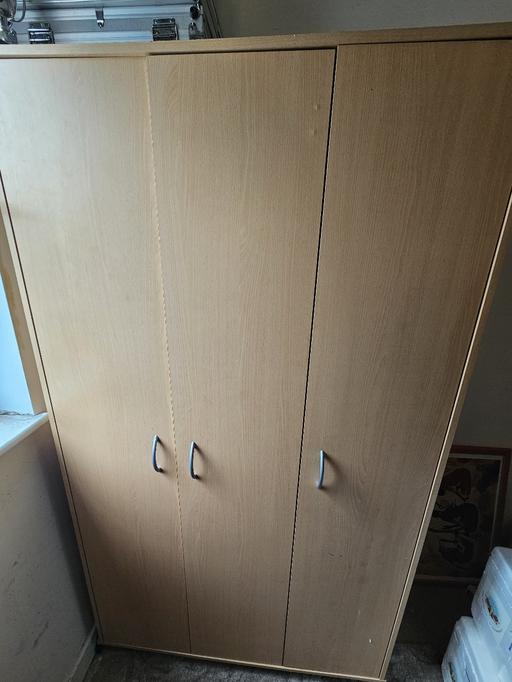 Buy & Sell Wandsworth South West London - Photos for 3 piece wooden bedroom set