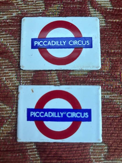 Buy & Sell Kidbrooke South East London - Photos for 2 enamel Piccadilly signs