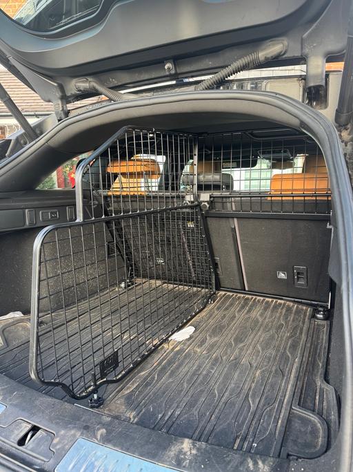 Vehicles Tipton Sandwell - Photos for Range Rover boot divider for luggage / dog