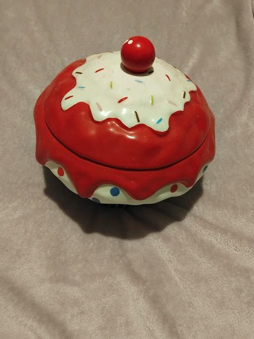 Buy & Sell Stow Heath Wolverhampton - Photos for Giant Cupcake.