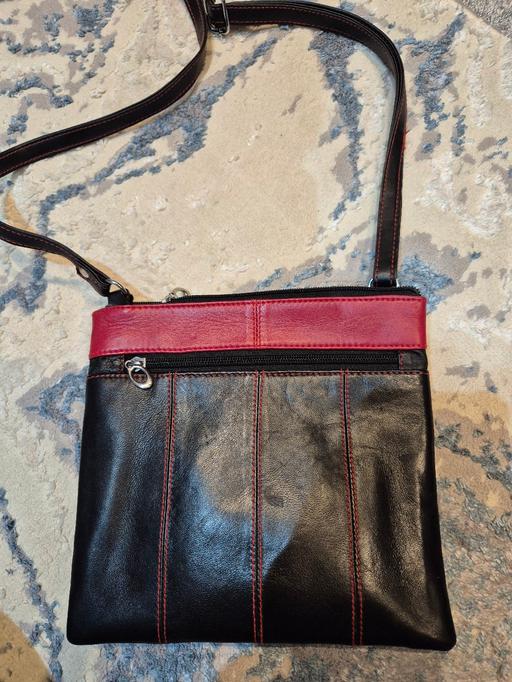 Buy & Sell Oakwood Derby - Photos for Black with red top leather shoulder bag
