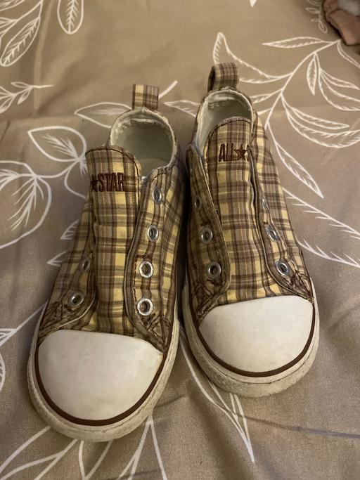 Buy & Sell Rowley Village Sandwell - Photos for Converse shoes infant size 9