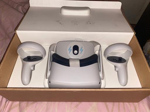 Buy & Sell Ward End Birmingham - Photos for Oculus quest 2-Battery pack-18 games-Case
