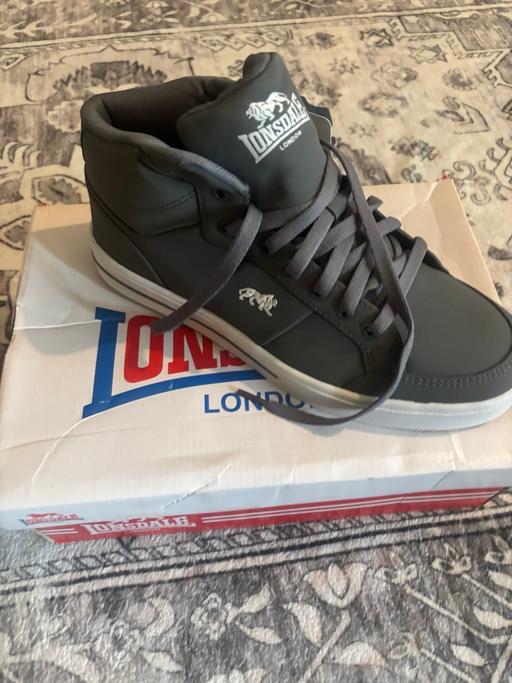 Buy & Sell Wandsworth Road South West London - Photos for Brand new boys trainers