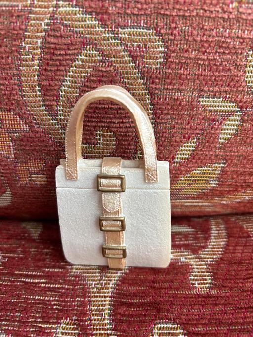 Buy & Sell Kidbrooke South East London - Photos for miniature white handbag with gold