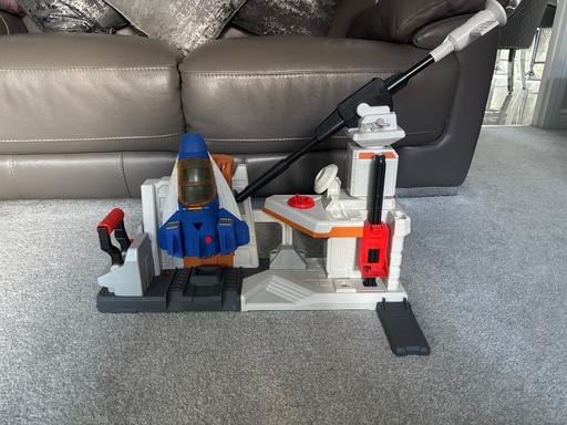 Buy & Sell Tipton Sandwell - Photos for Imaginext Lightyear lift & launch
