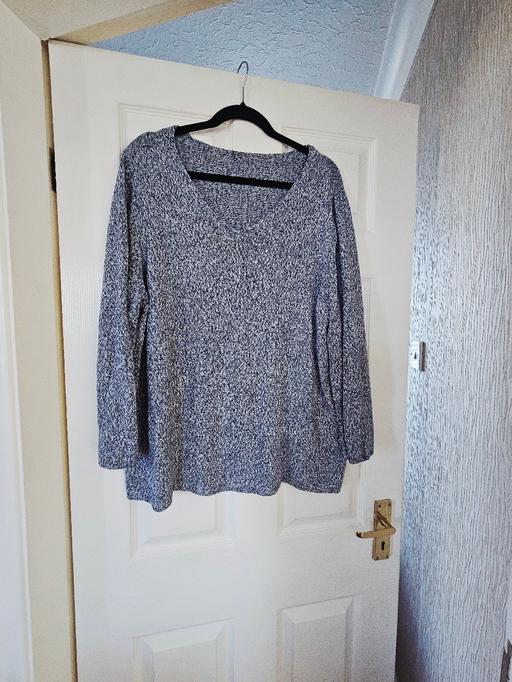 Buy & Sell Newton Doncaster - Photos for Ladies jumper, size 20.