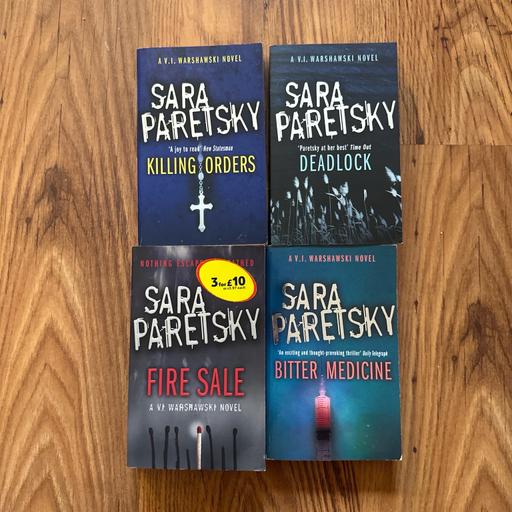 Buy & Sell Atherton Wigan - Photos for 4 Book Bundle By Sara Paretsky
