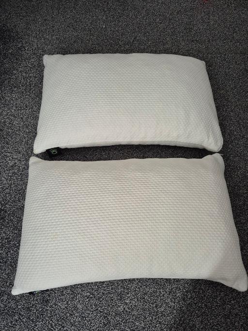 Buy & Sell Dalton Rotherham - Photos for Memory foam bamboo pillows set of 2