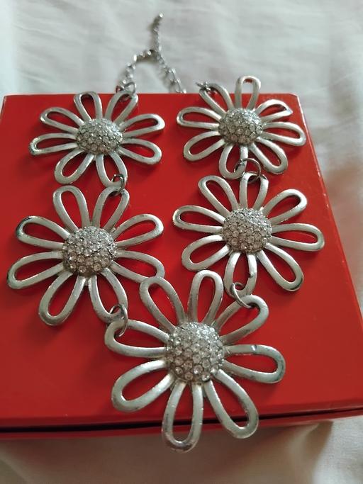 Buy & Sell Kemsley Swale - Photos for flower necklace
