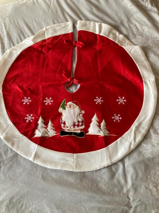 Buy & Sell Sedgley Dudley - Photos for Christmas tree skirt