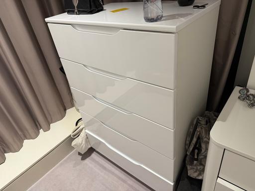 Buy & Sell West Kensington West London - Photos for 2 low/high chest of 3/5 drawes