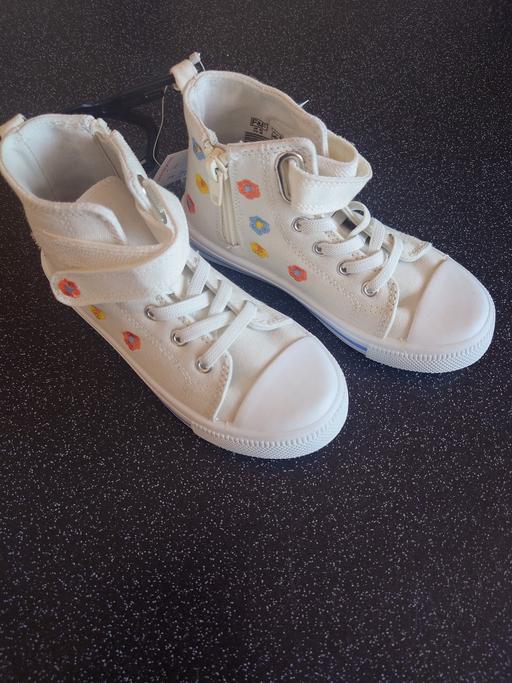 Buy & Sell Loughborough Charnwood - Photos for Girls white canvas trainers size 10