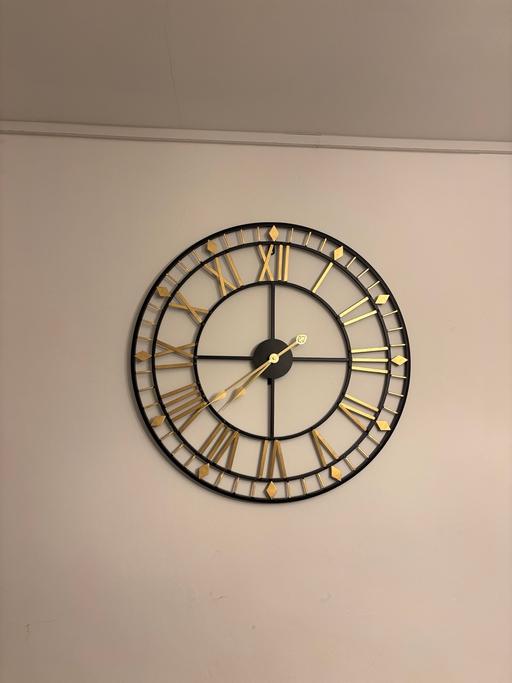 Buy & Sell London Luton Airport Luton - Photos for Wall clock