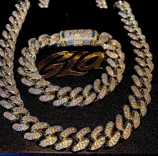 Buy & Sell Uttoxeter East Staffordshire - Photos for GLD necklace and bracelet