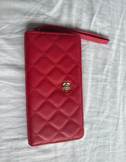 Buy & Sell Drayton Cherwell - Photos for Red Quilted Purse - Gold Accents & Flower