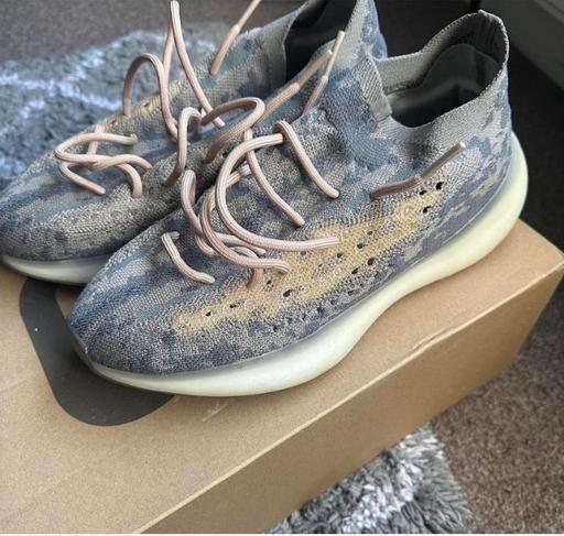 Buy & Sell Barkingside Redbridge - Photos for Yeezy 380