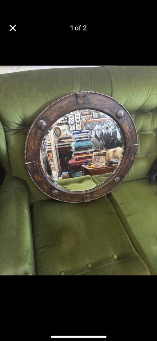 Buy & Sell Kidbrooke South East London - Photos for Round wooden 20in square heavy decorative