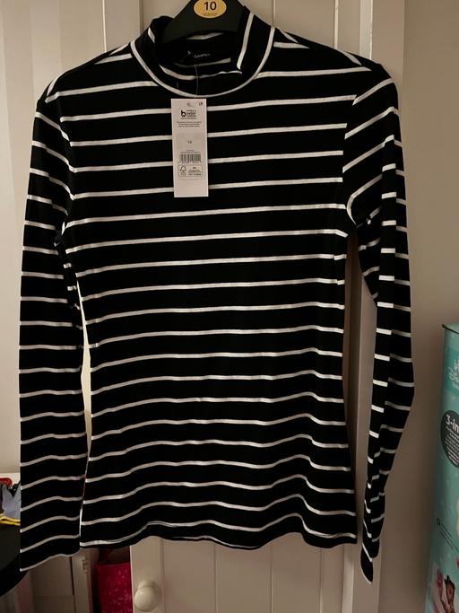 Buy & Sell Murdishaw Halton - Photos for Ladies Black and white stripe polo neck jumpe