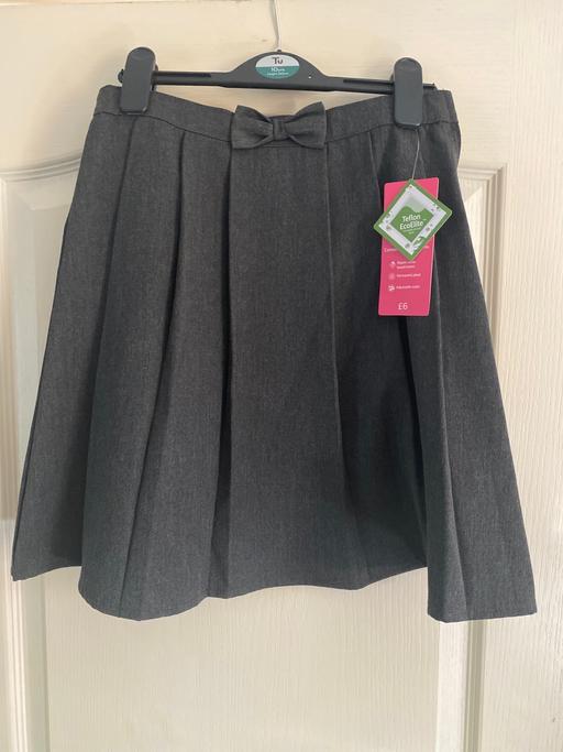 Buy & Sell Stirchley Birmingham - Photos for New girls school skirt age 10