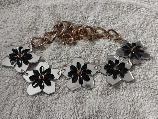 Buy & Sell Kemsley Swale - Photos for flower mirror necklace