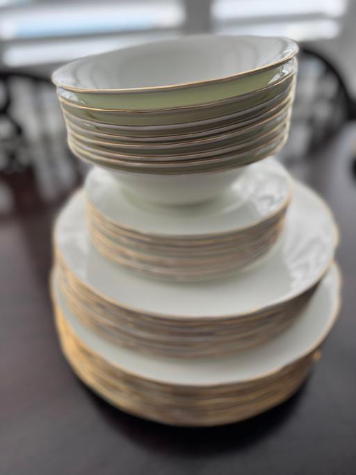 Buy & Sell Pendeford Wolverhampton - Photos for Duchess fine bone china