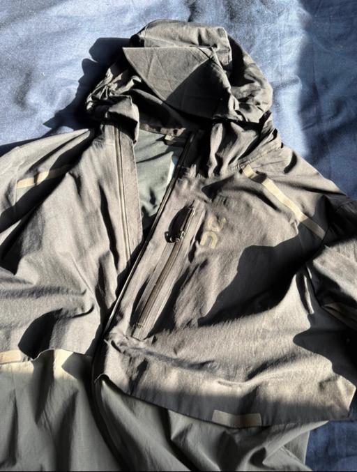 Buy & Sell Norris Green Liverpool - Photos for Grey and black windbreaker jacket