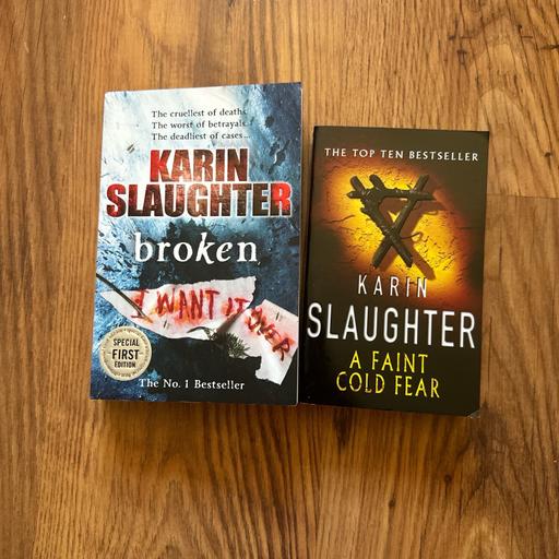 Buy & Sell Atherton Wigan - Photos for 2 Book Bundle By Karin Slaughter
