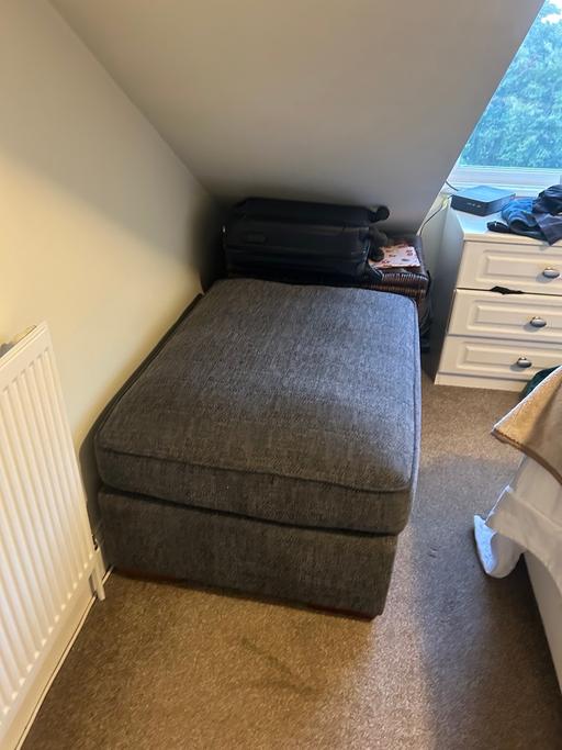Buy & Sell Monken Hadley North London - Photos for Ottoman / Pouffe