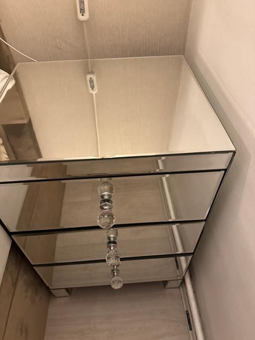 Buy & Sell All Saints East London - Photos for Bedside table