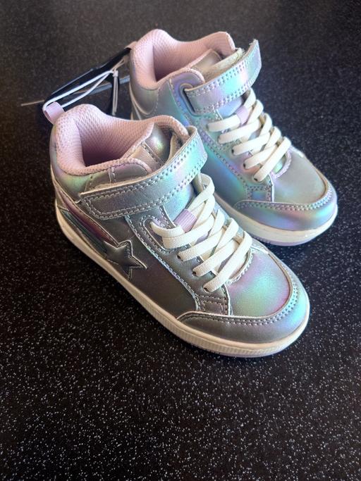 Buy & Sell Loughborough Charnwood - Photos for Girls hightop trainers size 9