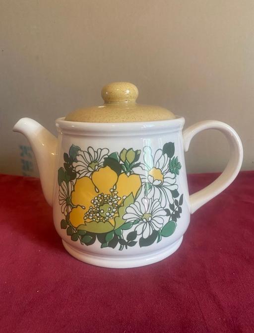 Buy & Sell Acton West London - Photos for Sadler yellow poppies teapot .. 