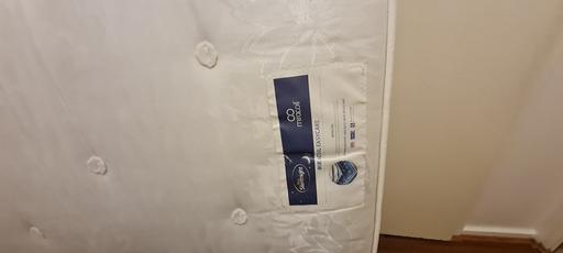 Buy & Sell Canary Wharf East London - Photos for kingsize medium firm silentnight mattress