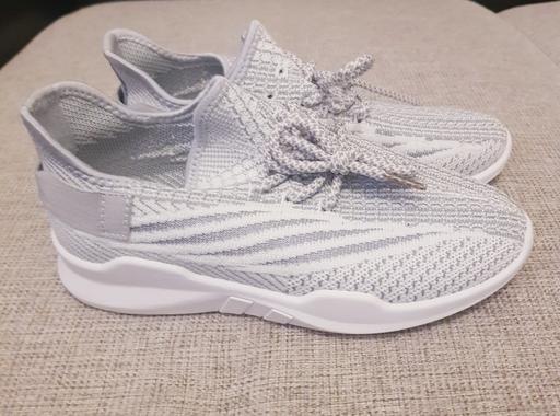 Buy & Sell Blackhorse Road East London - Photos for New grey unisex trainers size 36