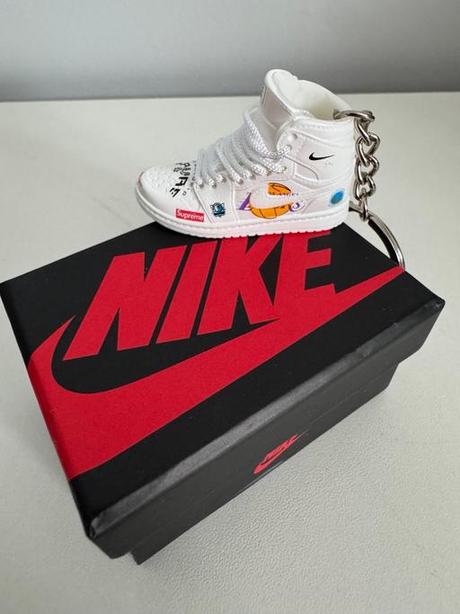Buy & Sell Armthorpe Doncaster - Photos for Nike air 3D keychain with box