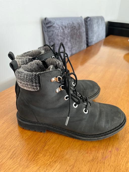 Buy & Sell Norbury South West London - Photos for Beautiful girls suede monsoon boots size 1