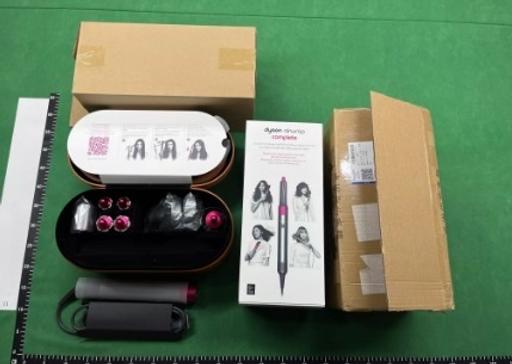 Buy & Sell Clapham Junction South West London - Photos for Dyson air wrap