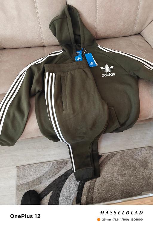 Buy & Sell Coulsdon North Croydon - Photos for Adidas Track Suit