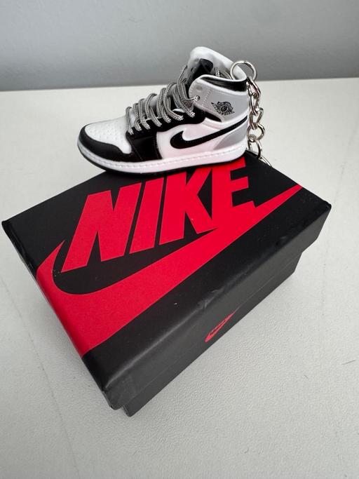 Buy & Sell Armthorpe Doncaster - Photos for Nike air 3D keychain with box