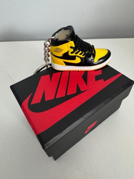 Buy & Sell Armthorpe Doncaster - Photos for Nike air 3D keychain with box