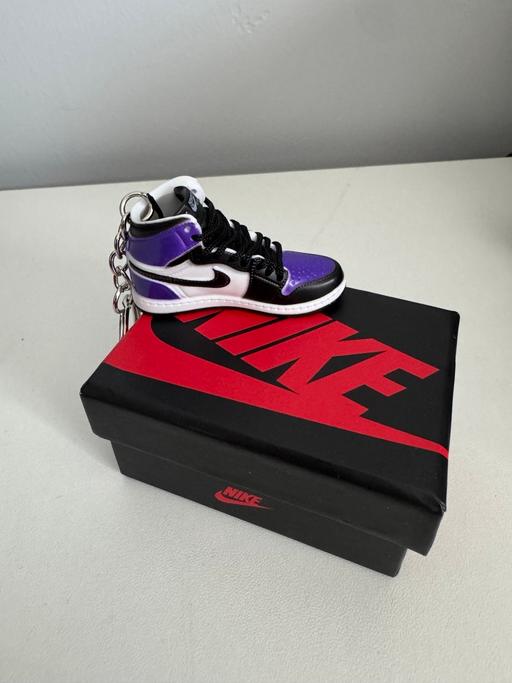 Buy & Sell Armthorpe Doncaster - Photos for Nike air 3D keychain with box