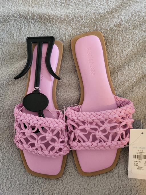 Buy & Sell Margate Thanet - Photos for sandals size 4