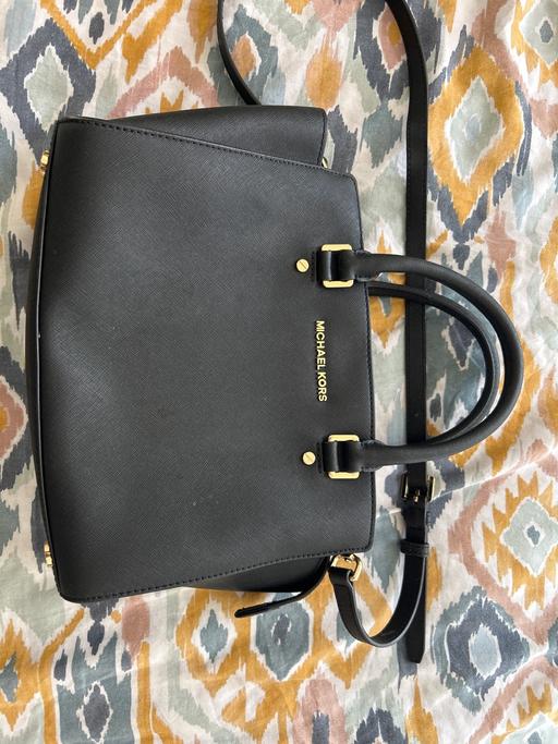 Buy & Sell Cricklewood North West London - Photos for Micheal Kors bag