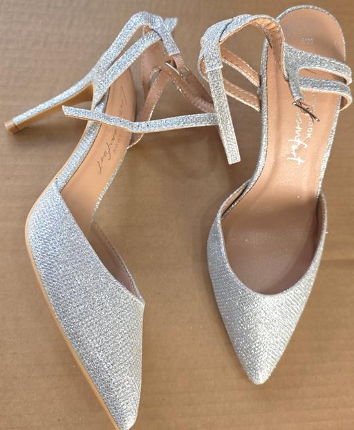 Buy & Sell Amblecote Dudley - Photos for New Look Silver Glitter High Heel UK 5